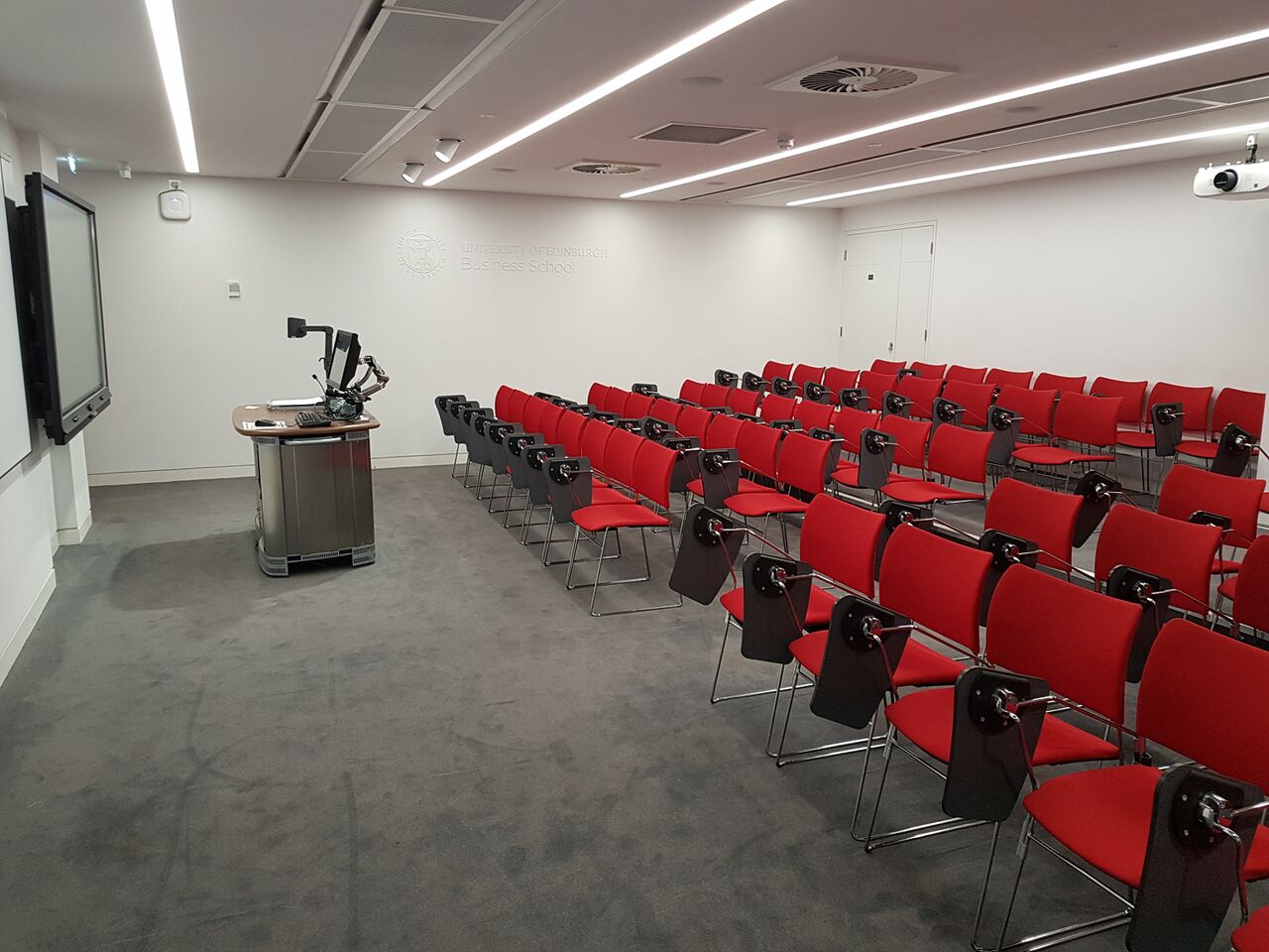 File:Lecture Theatre 1B - University of Edinburgh2.jpg