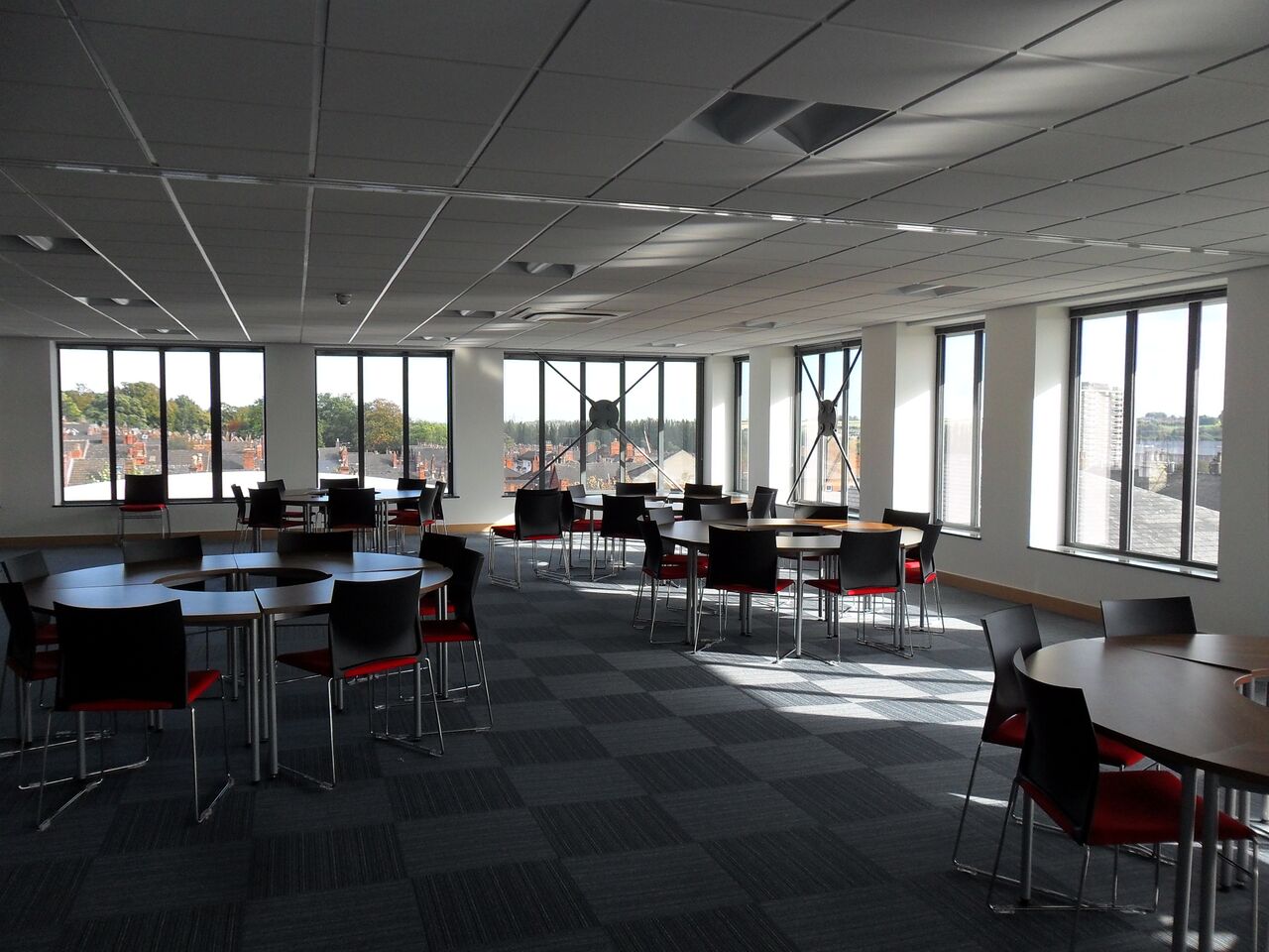 File:Lincoln College Deans Conference Suite.jpg