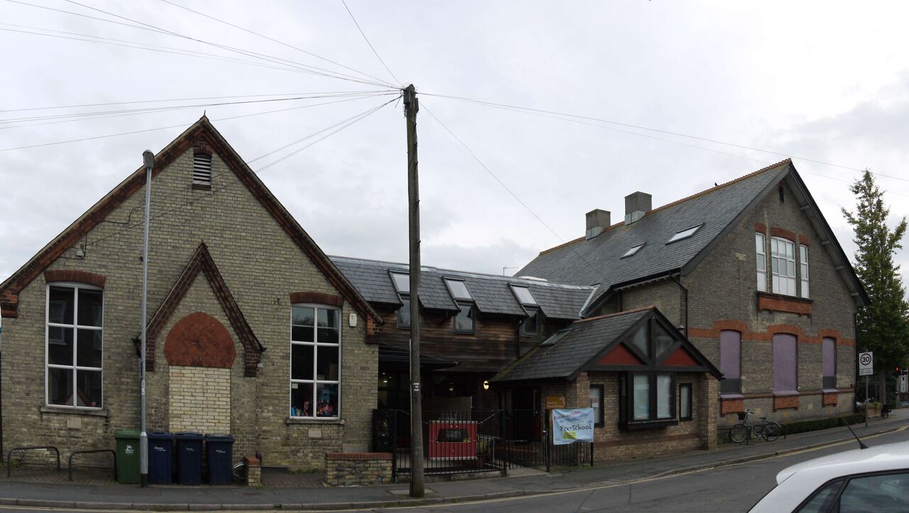 File:2017 09 18 romsey mill cambridge - imperfect panorama stitch.jpg