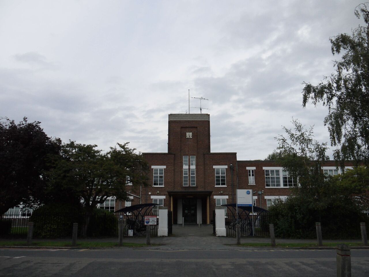 File:2017 09 18 coleridge community college cambridge.jpg