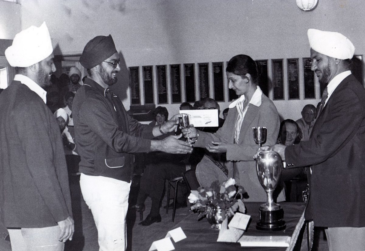golf club trophy image